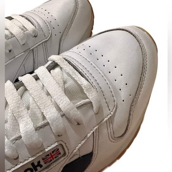 Reebok Adult Classic Leather Sneakers Size 6(men), 7.5 (women) White, Gumsoles main image 8